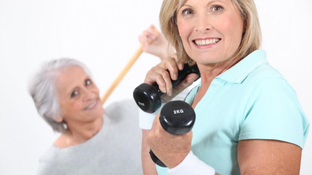 Las pesas conservan el tono muscular en la madurez.