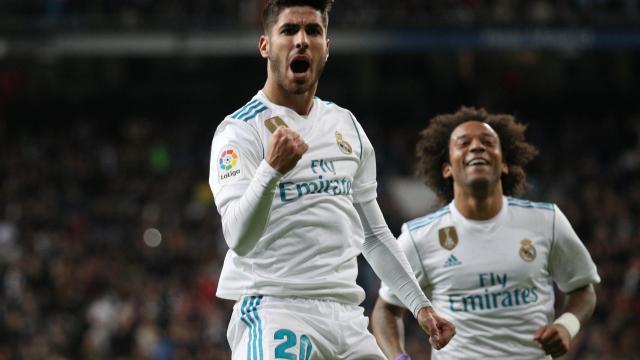 Asensio celebra con Marcelo su gol ante Las Palmas.