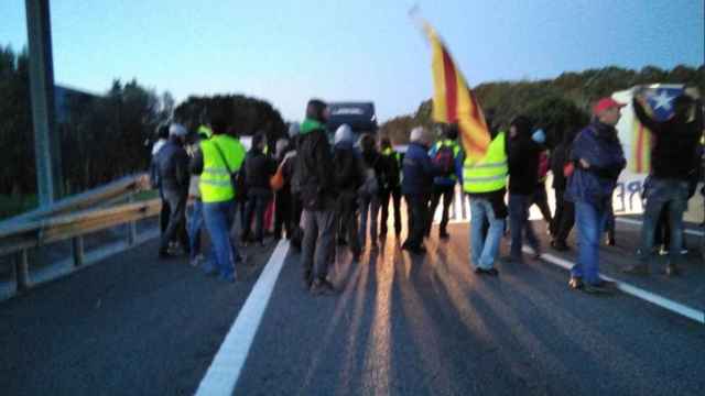 Manifestantes cortan calles de Barcelona pidiendo libertad presos políticos