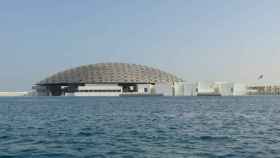 Image: El Louvre Abu Dhabi abre sobre el mar