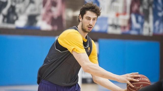 Tomic en un entrenamiento con el Barça. Foto: Twitter (@FCBbasket)