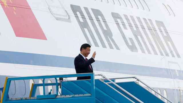 El presidente chino, a su llegada a Vientam para participar en la cumbre.