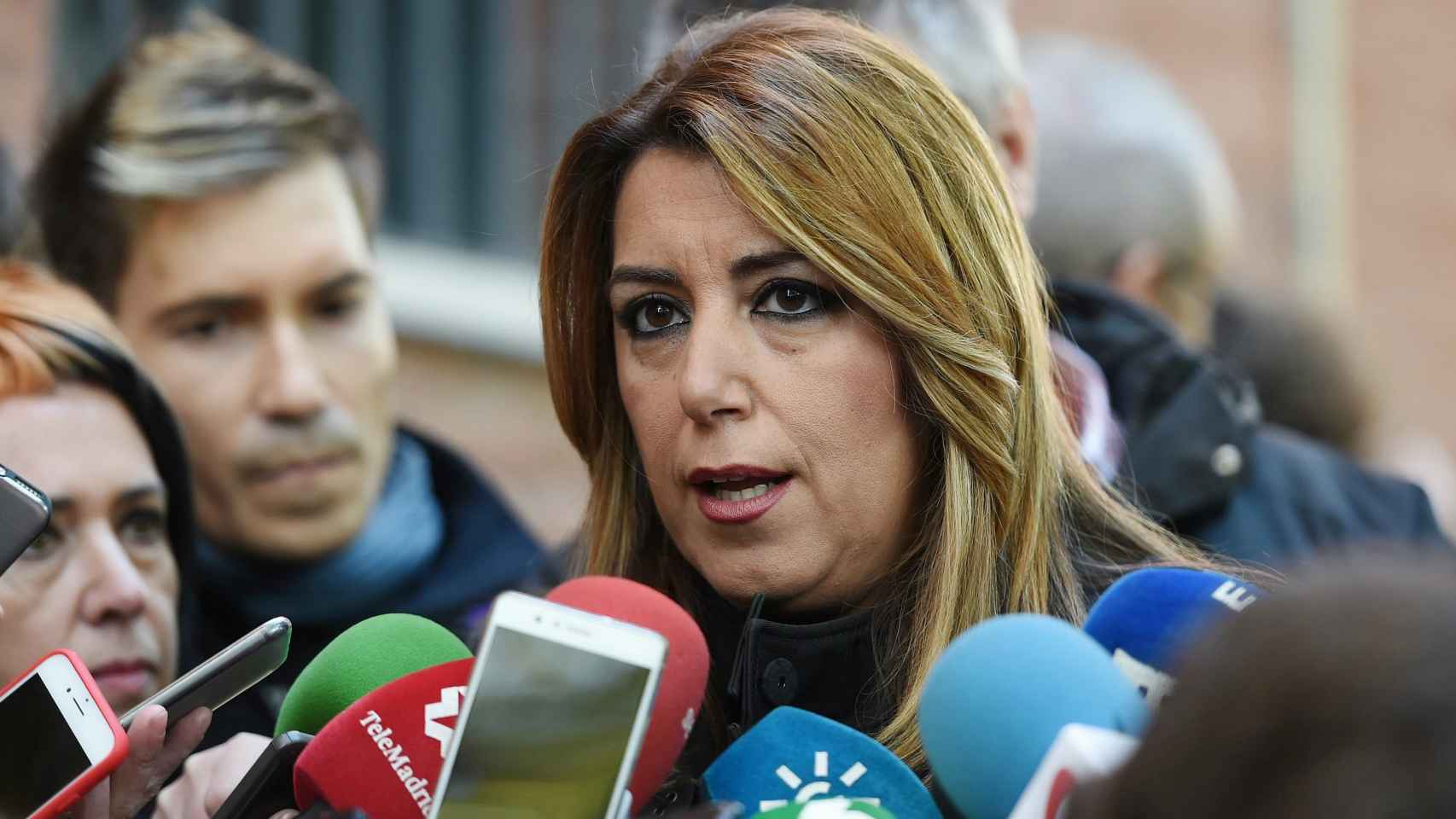 Susana Díaz durante una intervención ante la prensa.