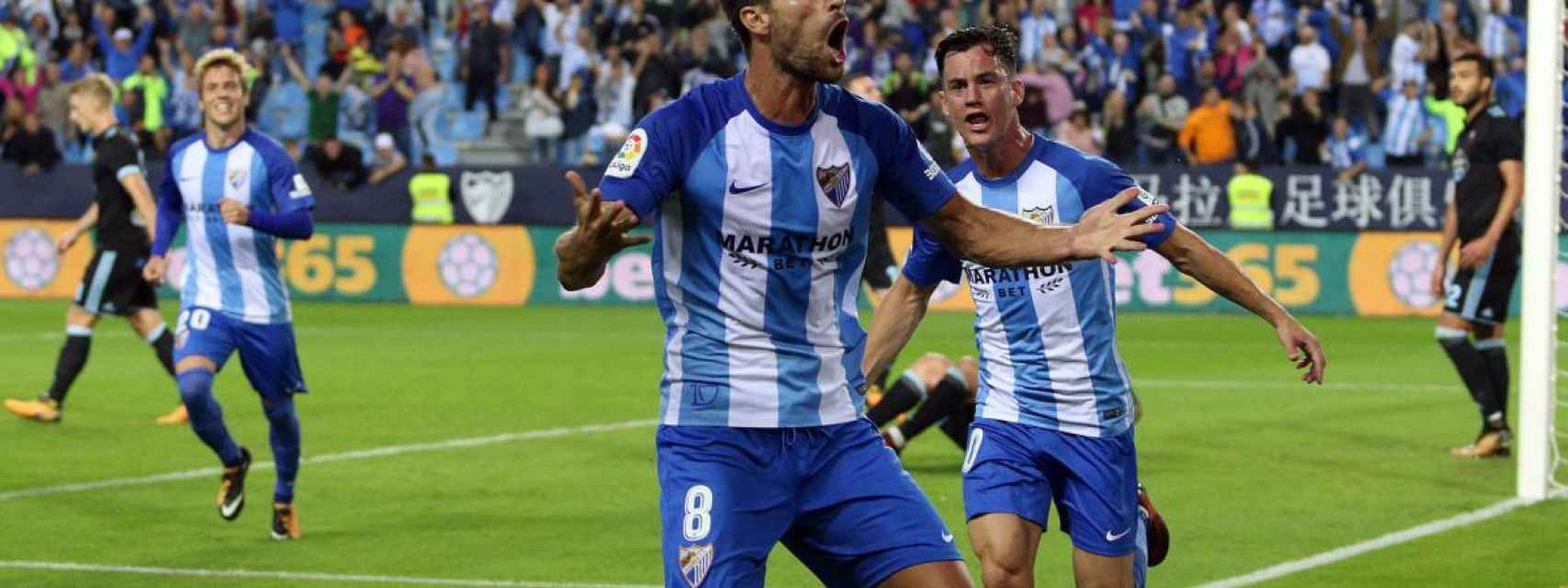 Adrián celebra un gol del Málaga.
