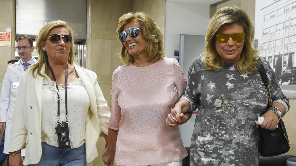 María Teresa junto a Carmen y Terelu