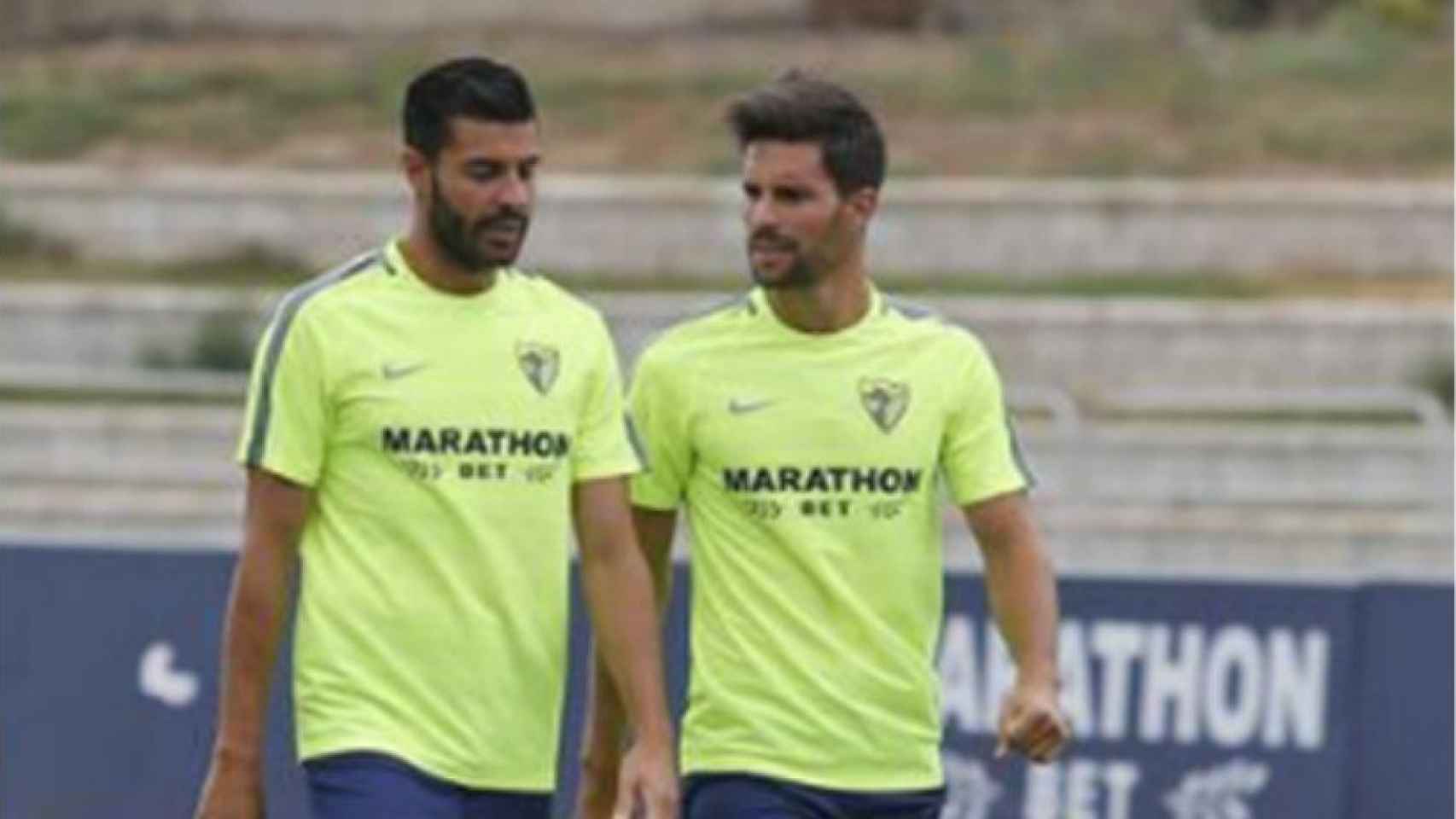 Miguel Torres y Adrián en un entrenamiento con el Málaga. Foto: Twitter (@MiguelTorres)