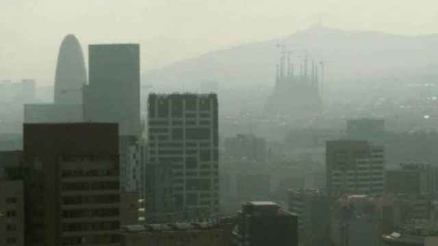 Un día de alta contaminación en Barcelona.