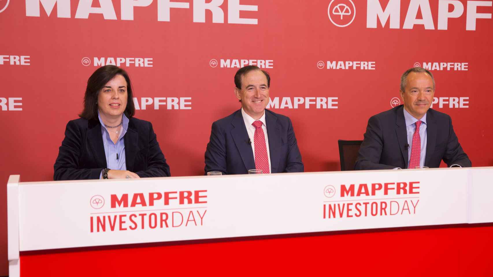 Antonio Huertas, presidente de Mapfre, junto a su equipo en el 'Investors Day' de la aseguradora.