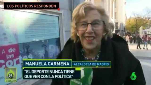 Manuela Carmena opinando sobre la situación política del Barcelona. Foto: @elchiringuitotv