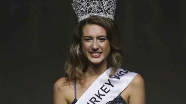 Itir Esen, Miss Turquía 2017