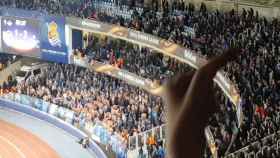 Las bengalas de los aficionados del Zenit en Anoeta