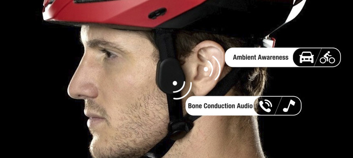 Anual Impuro artículo El casco para ciclistas con auriculares de conducción ósea