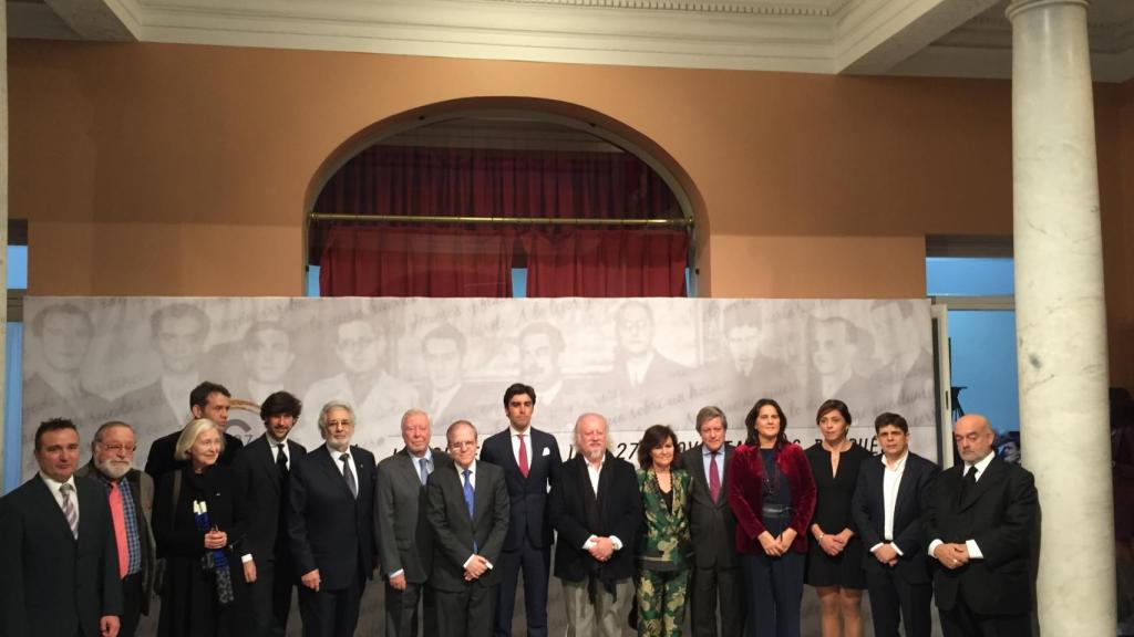 Perera junto a los intelectuales y deportistas que han conmemorado la generación del 27.