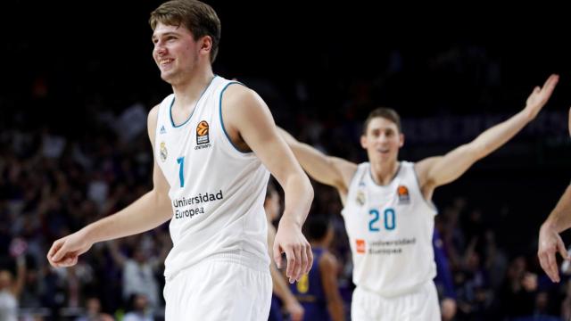 Luka Doncic sonríe tras otro gran partido, esta vez ante el Barça.