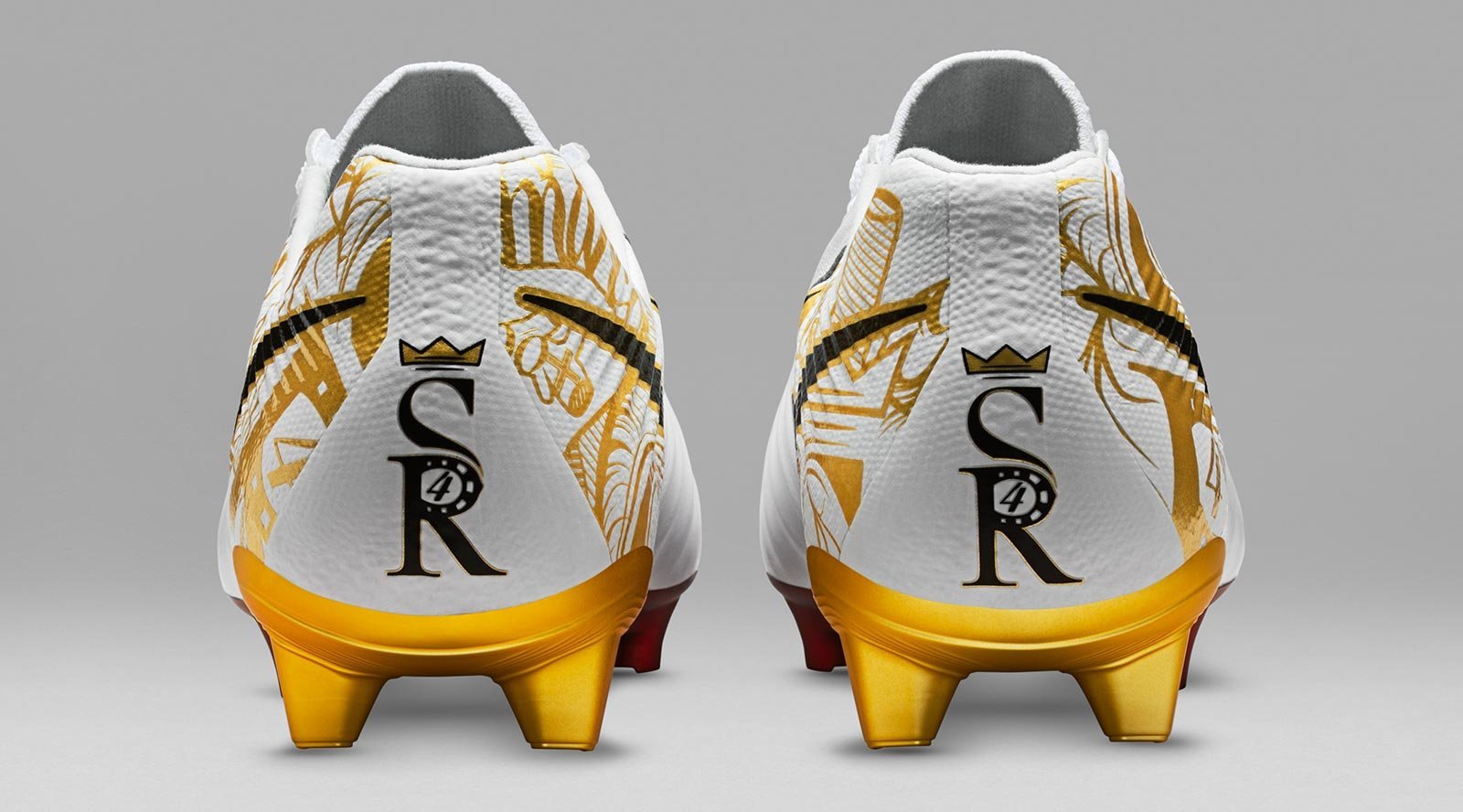 esférico acción Santo Sergio Ramos estrena botas Nike con los colores del Madrid y de España