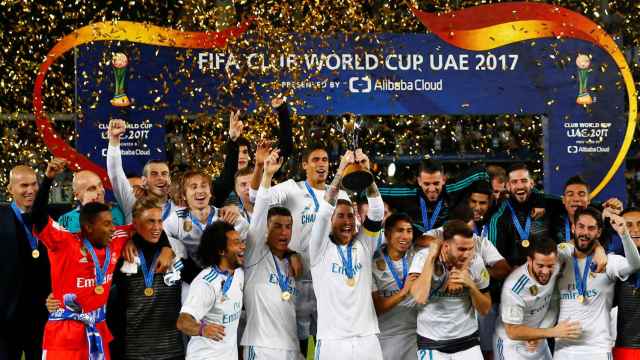 El Real Madrid tras conquistar el Mundialito en Abu Dhabi.