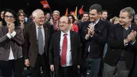 Borrell, junto a Iceta, Sánchez y Zapatero, en un mitin.