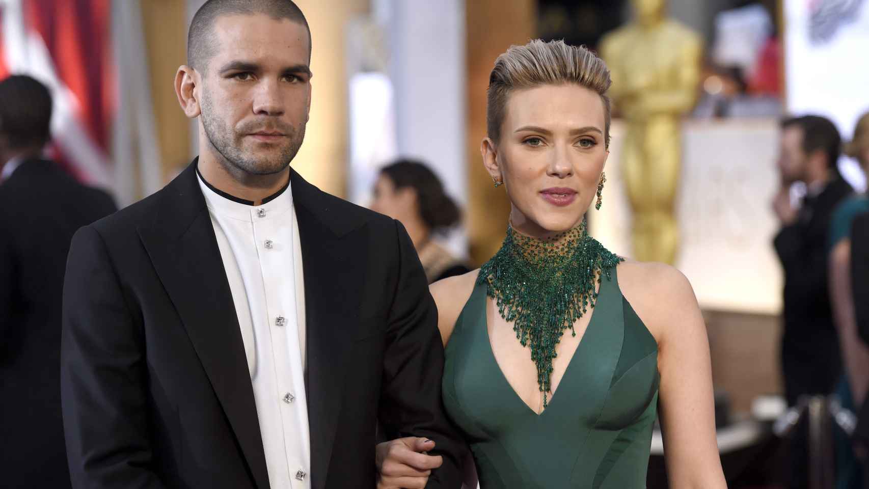Romain Dauriac y Scarlett Johansson en los Oscars de 2015.