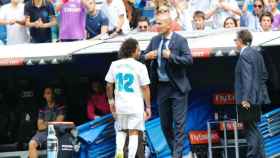 Zidane y Marcelo. Foto: Manu Laya / El Bernabéu