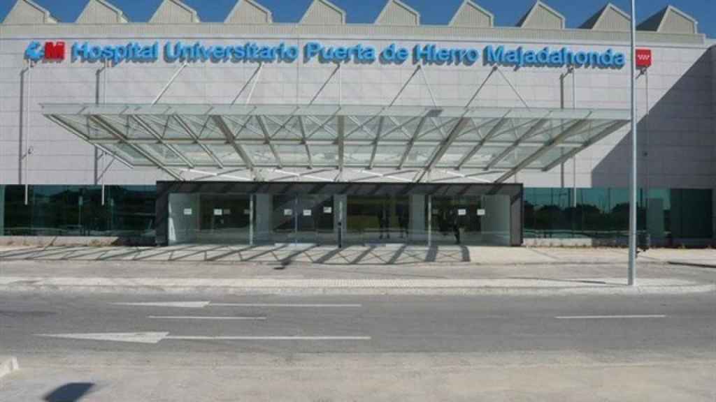 Entrada principal del Hospital Universitario Puerta de Hierro de Majadahonda.