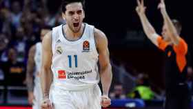 Facundo Campazzo celebra una canasta ante el Valencia Basket.