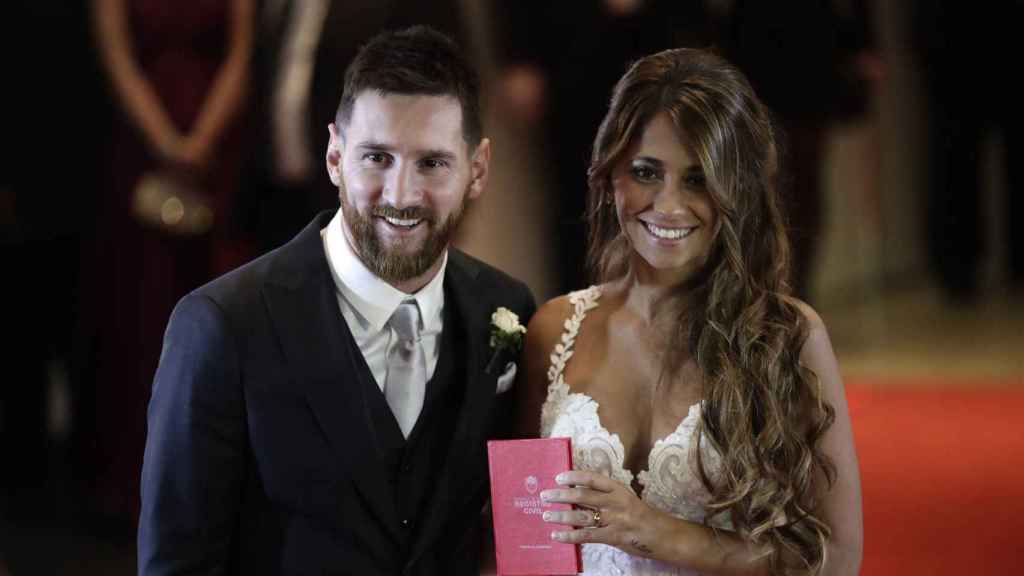 Leo Messi y Antonella Rocuzzo en su boda.