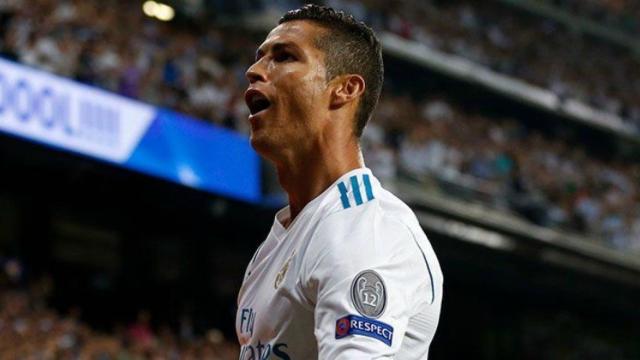 Cristiano celebra uno de sus goles ante el APOEL