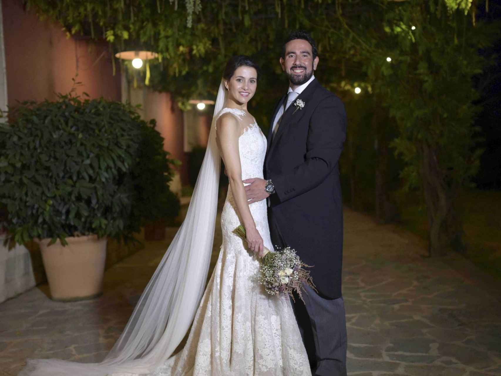 Inés Arrimada con su marido Xavier Cima en su boda.