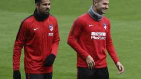 Diego Costa y Vitolo, en el entrenamiento del Atlético de Madrid.