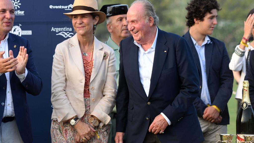 El rey Juan Carlos junto a la infanta Elena en una imagen reciente.