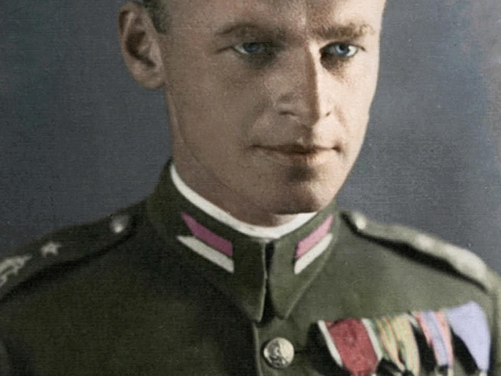 Witold Pilecki, en una foto coloreada antes de empezar su misión en Auschwitz