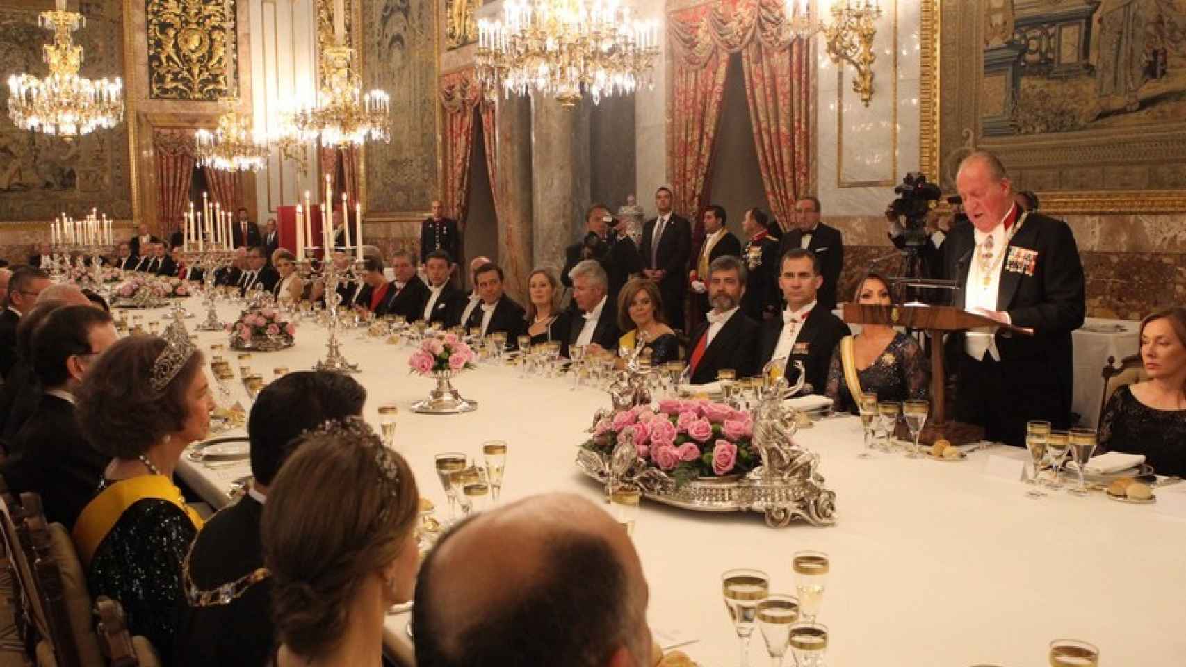 El rey Juan Carlos durante una comida oficial.