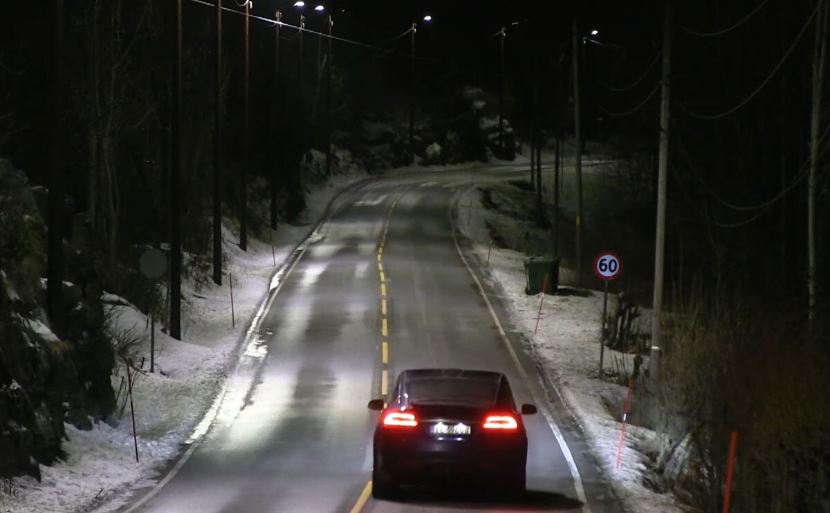 farolas-iluminacion-carretera-noruega