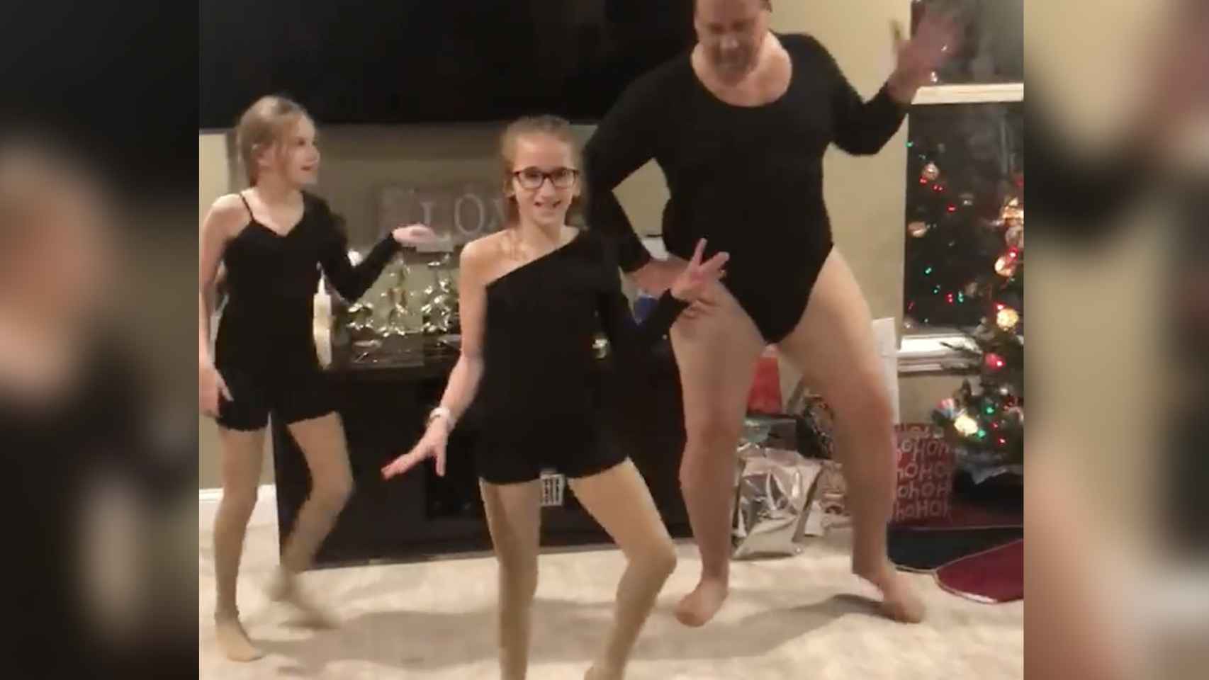 Este padre molón se pone las mallas y baila el 'Single Ladies' con sus hijas