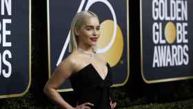 Emilia Clarke en la alfombra roja de los Globos de Oro. Foto: Reuters