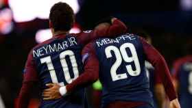 Neymar y Mbappé en el PSG. Foto Twitter (@ChampionsLeague)