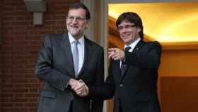Rajoy y Puigdemont en Moncloa en una imagen de archivo.