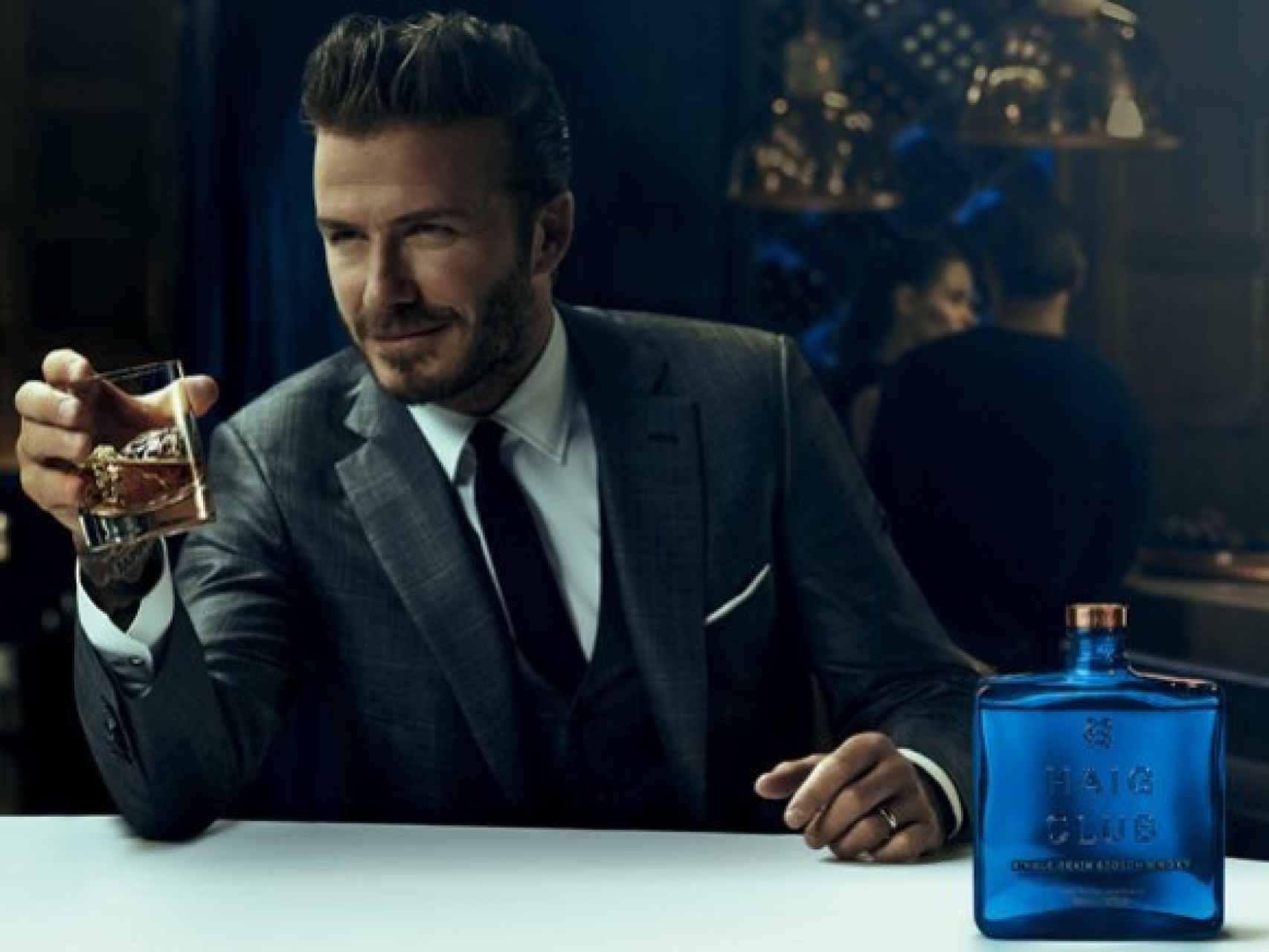 David Beckham junto al whisky.