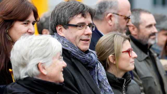 Puigdemont, durante la foto de familia de JuntsxCat en Bruselas