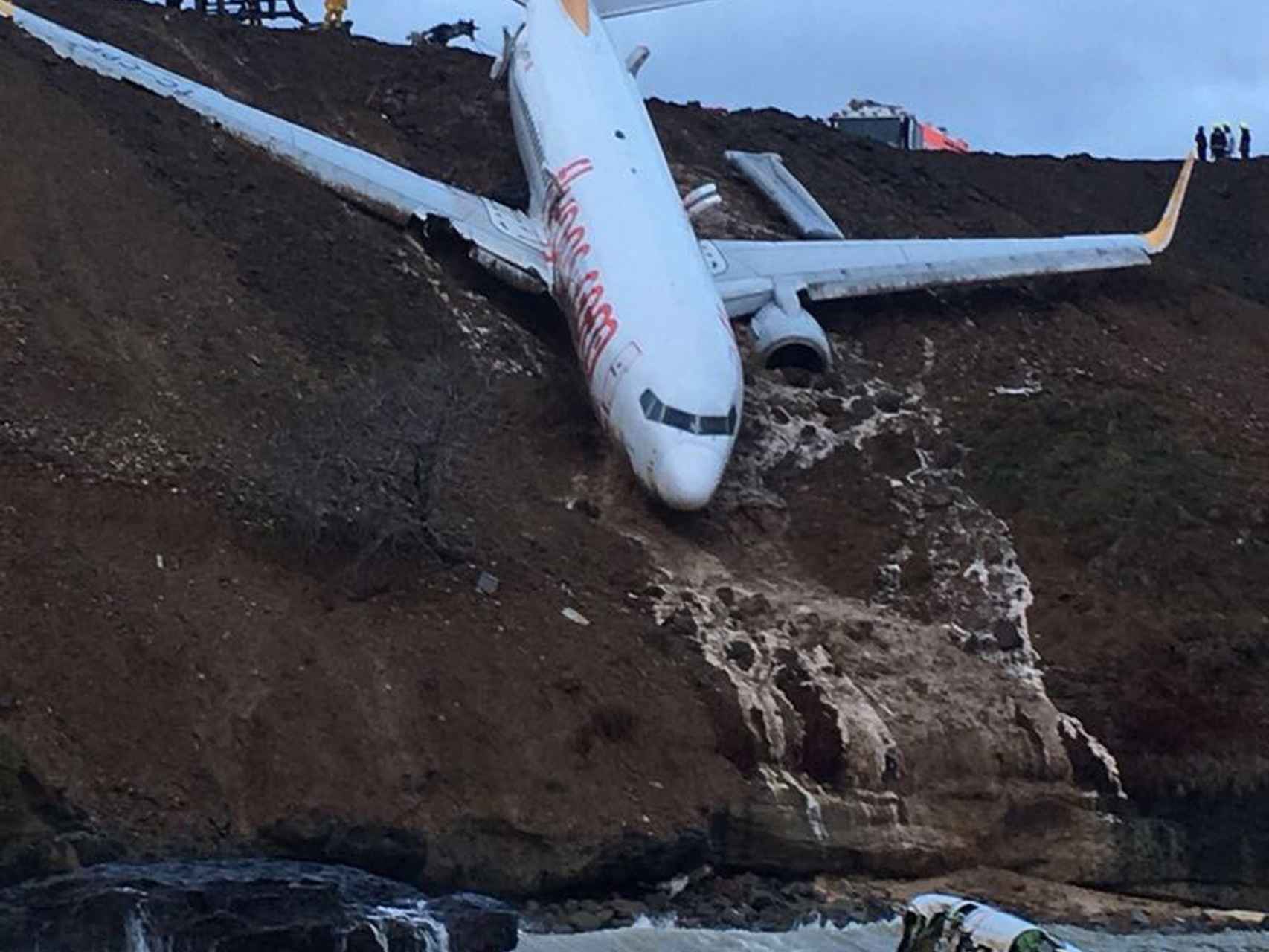 El avión rozó el agua