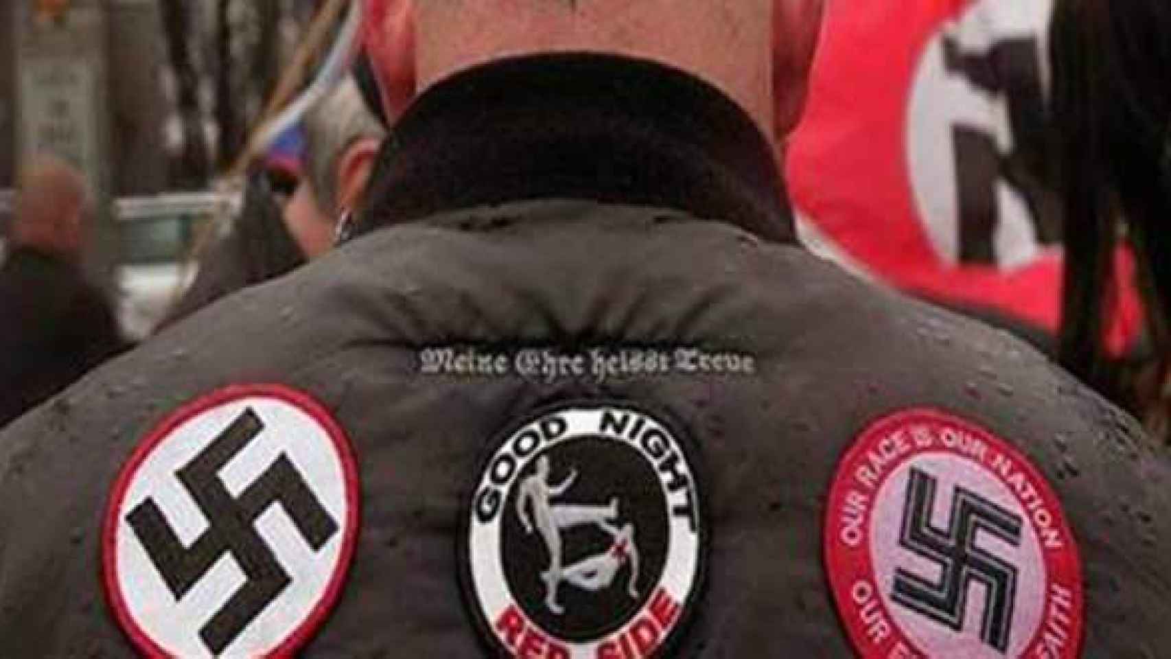 Imagen de archivo de un neonazi alemán durante una concentración fascista en Berlín. EFE.