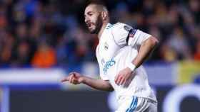 Benzema celebra sus dos goles al APOEL