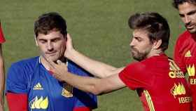 Iker Casillas y Gerard Piqué en la selección.