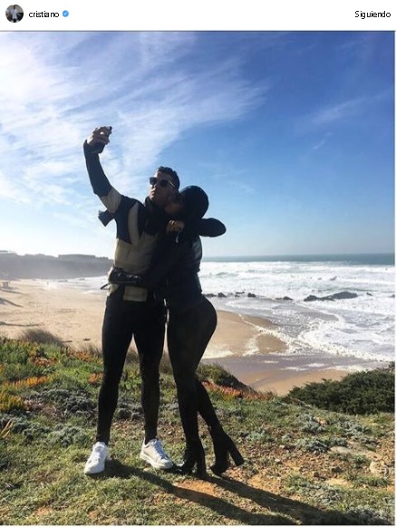 Cristiano y Georgina vuelven a hacer gala de su amor con otra romántica foto junto al mar