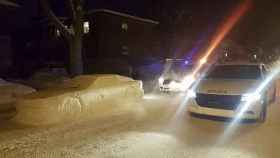 Los agentes pensaron que se trataba de un coche cubierto de nieve aparcado en un lugar prohibido