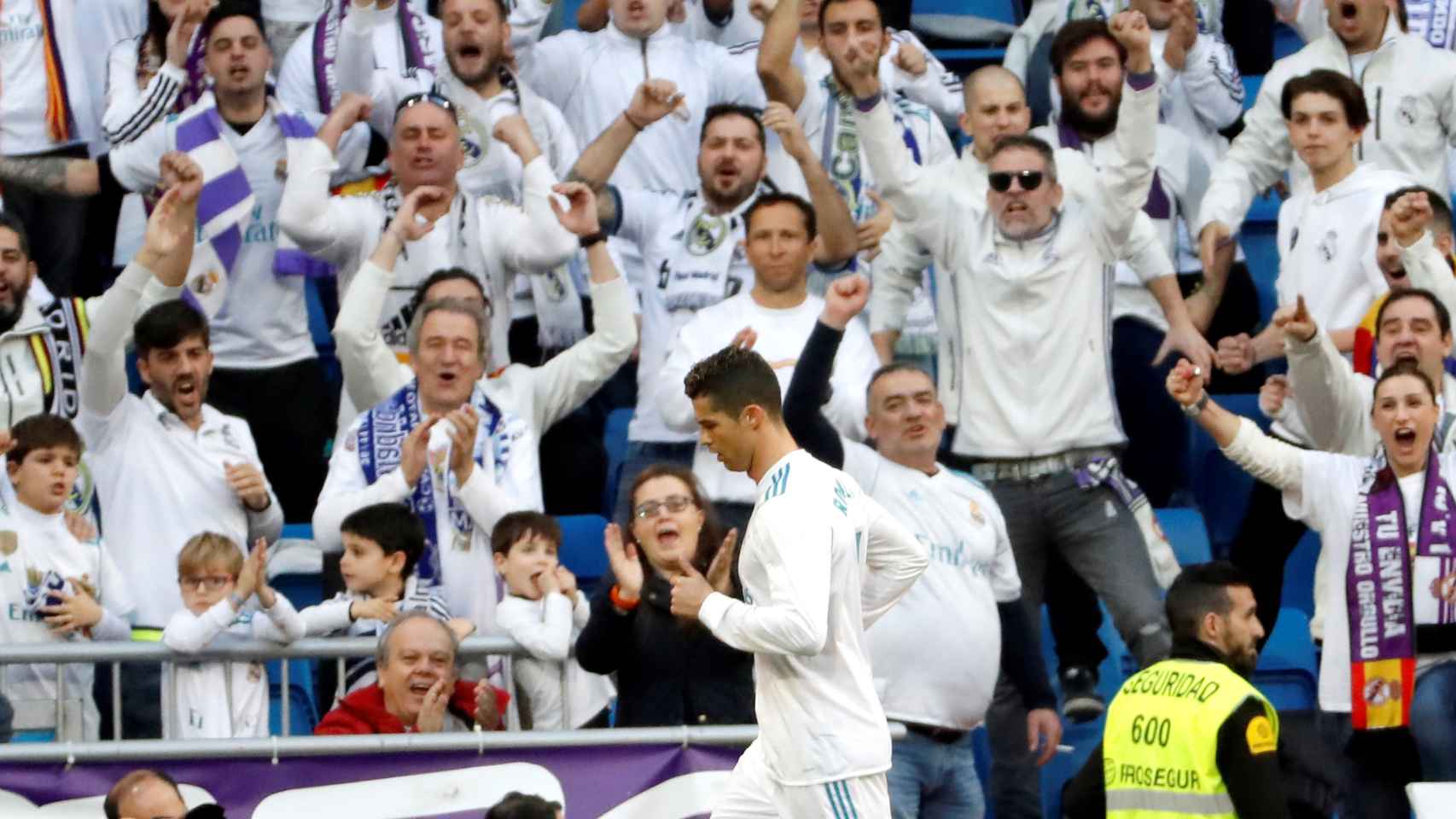 Cristiano Ronaldo celebra uno de sus dos goles al Deportivo.