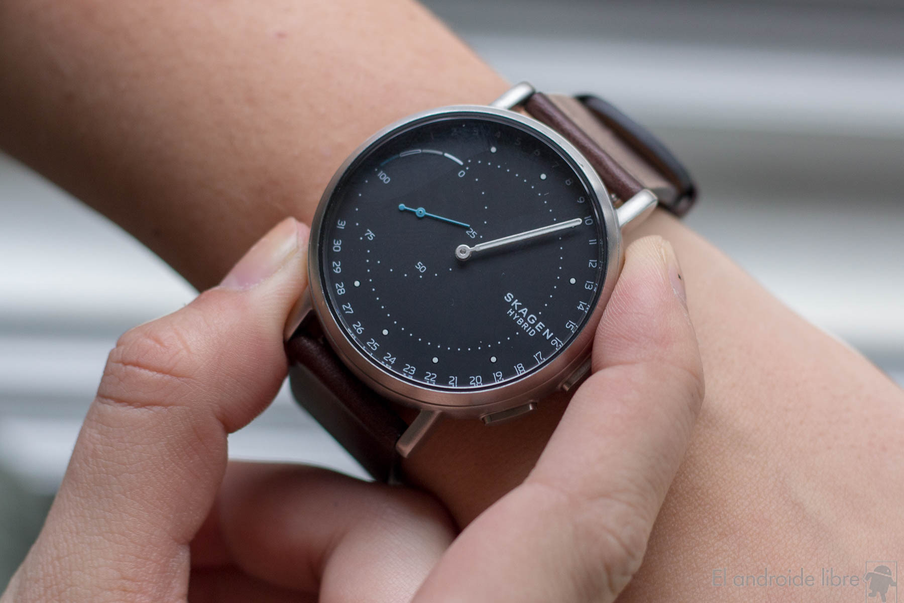 Duelo relojes: ¿es mejor un smartwatch o un reloj híbrido?