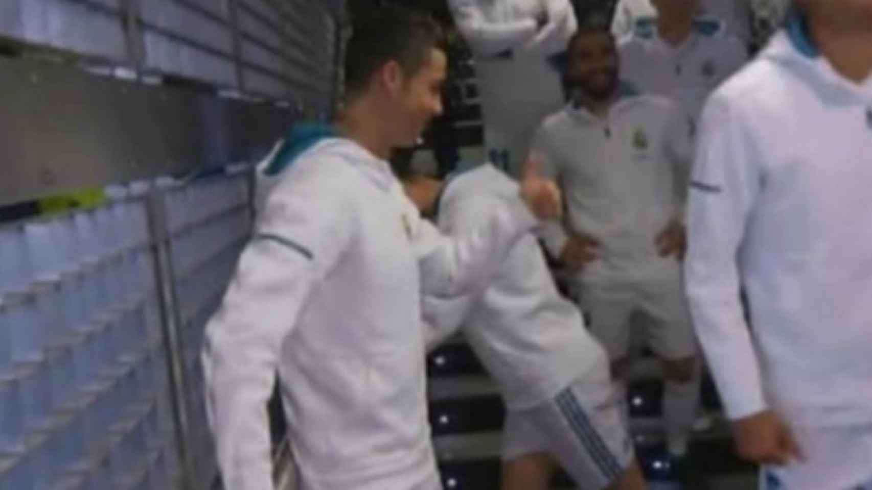 Cristiano Ronaldo en el túnel de vestuarios