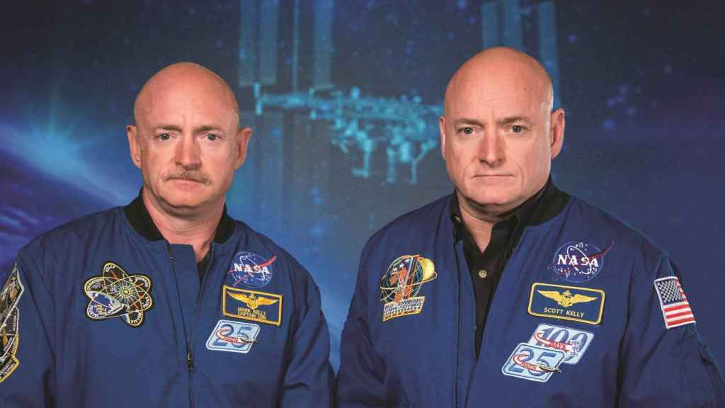 Scott (derecha) era tres centímetros más alto que Mark (izquierda) cuando regresó a la Tierra.