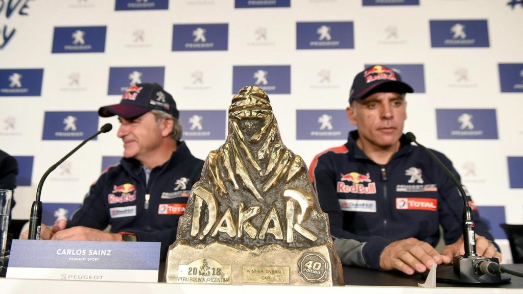 Sainz y Lucas Cruz, durante la rueda de prensa celebrada en Madrid tras ganar el Dakar.